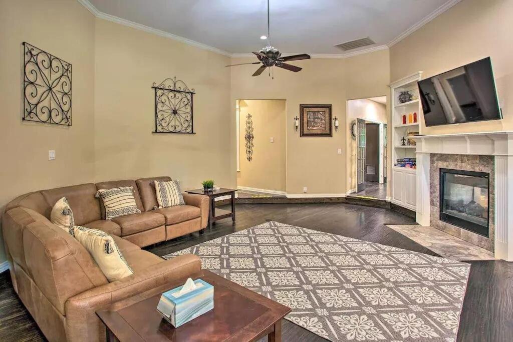 Heated Pool, Pool Table, Hot Tub, Home Theatre, Guest House, Basketball Court, Sleeps-20 Allen Exterior foto
